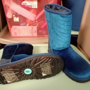 Blue uggs